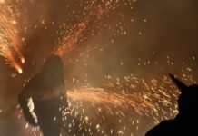 Villena recupera el Correfocs por las calles del Rabal