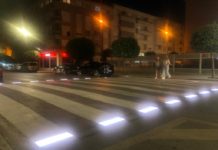 Petrer pone en marcha 6 pasos de peatones luminosos para mejorar la seguridad en la avenida Reina Sofía