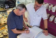 El Ayuntamiento firma un convenio con la Asociación de Comerciantes y Afines