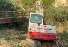 El Ayuntamiento de Aspe continúa con el mantenimiento del cauce del rio Tarafa