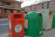 Petrer instala 38 contenedores de recogida de aceite doméstico usado en la vía pública