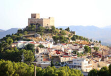 Las Fiestas de Petrer antes que la pegada de carteles