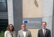 Villena busca en Bruselas recursos para la promoción agrícola local y colaboración en materia de defensa de los acuíferos