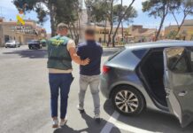 La Guardia Civil detiene al presunto autor de 14 estafas cometidas en Alicante, Jaén, La Coruña, Lugo, Madrid y Zaragoza