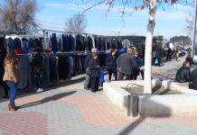 La Concejalía de Comercio de Villena adecúa el horario del Mercadillo Semanal para prevenir golpes de calor