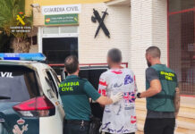 La Guardia Civil detiene a un hombre que robó 1.700 euros en joyas en casa de su vecino en Aspe