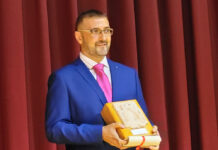 Cristóbal Piñeiro, premiado con el 9 de Octubre de Biar