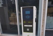 Villena instala una estación de recarga de vehículos eléctricos en el Museo de Villena