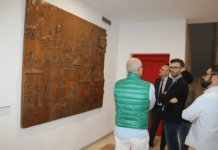 El Ayuntamiento recibe la cesión de la obra “Novelda” propiedad de Banco Sabadell