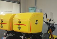 Correos amplía en Elda su flota de reparto ecológica con cuatro motos eléctricas