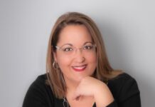 La escritora García de Saura presenta sus últimas publicaciones en El Pinós