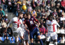 Aceves y Carlos salvan a un CD Eldense que gana el goal average a la SD Huesca (0-0)