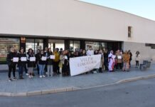 El CEIP Sant Antón se manifiestan por la falta del educador de Educación Especial