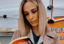 La escritora alicantina, María José Marcos, presenta la tercera y última parte de su saga de intriga y romance erótico en la feria del libro de Alicante