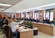 El pleno municipal de Elda rechaza la Ley de la Concordia del PP y de Vox