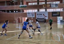 El Elda Prestigio sufre para ganar en su último partido de la temporada en casa (28-27)