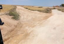 El Ayuntamiento retira 15.000 kilos de lodo de La Encina