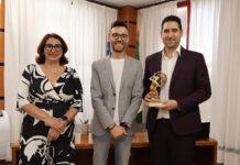 Novelda reconoce la labor Oscar Navarro