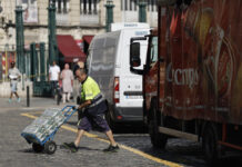 Sube el empleo y el paro se sitúa en el 11,70% en el segundo trimestre en la Comunitat