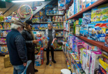 La compañía alicantina Juguettos adquiere la marca Poly Juguetes y nueve de sus tiendas