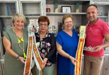 El Pinós entrega las bandas a la Tercera Edad