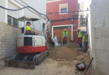 El Ayuntamiento de Villena inicia las excavaciones arqueológicas de la muralla medieval descubierta en las obras de reurbanización del centro histórico
