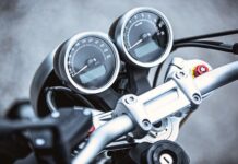 La Policía Local de El Pinós inicia una campaña de control de ruidos de ciclomotores