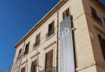 Monóvar expresa su rechazo a la nueva Ley de Libertad Educativa del Consell y al cierre del CEFIRE de Elda