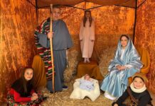 El Pinós mantiene la tradición del Belen Viviente