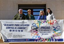 El Pinós celebró el Día Mundial del Cáncer con una pancarta