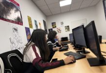 Estudiantes universitarios y de institutos de Petrer realizan prácticas en el Ayuntamiento