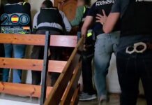 Cinco detenidos en Elda por retener a un hombre y obligarlo a mendigar para saldar una deuda ficticia