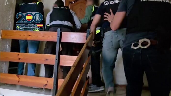 retencion_victima_balcon_elda_2025