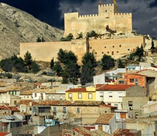 Petrer invertirá 100.000 euros en instalar marquesinas en las paradas de autobús