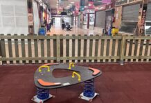 Villena renueva la zona de juegos infantil del Mercado