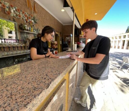 Aspe continúa con la campaña informativa sobre la gestión de residuos sólidos