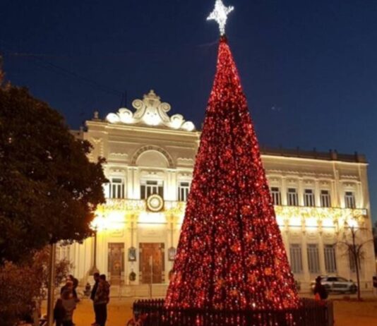 La Puerta de Almansa escenario del encendido de luces navideñas de Villena