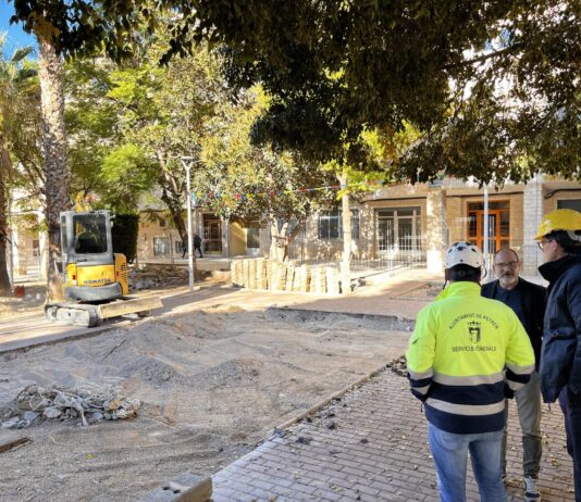 Petrer inicia las obras en la plaza Joan Fuster