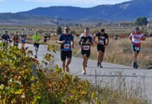 Andrés Micó gana la Media Maratón de El Pinós
