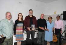 El Pinós acogió la presentación del último libro de Domingo Marco