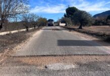 Villena mejora el firme del Camino de Játiva