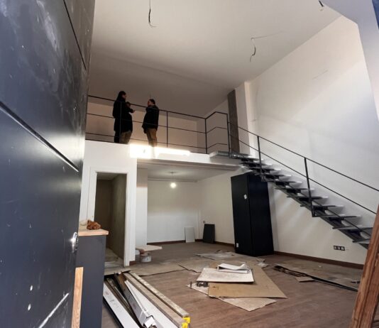 Petrer suspende las licencias para transformar locales en viviendas de menos de 45 metros cuadrados