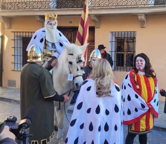 Biar celebra a Sant Antoni con la figura del “Rei Pàixaro”