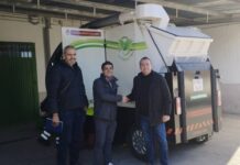 Aspe refuerza el servicio de limpieza con una nueva barredora