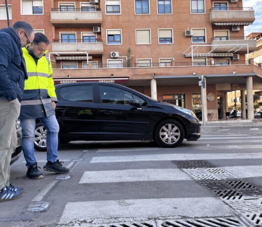 Petrer amplía la red de pasos de peatones inteligentes