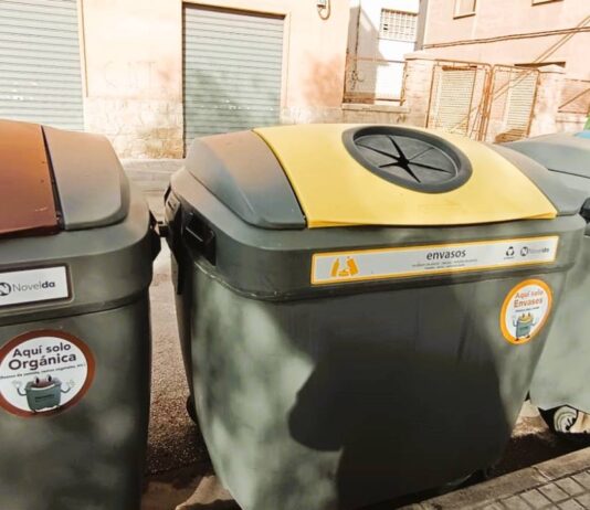 Novelda mejora los contenedores para aumentar la recogida selectiva
