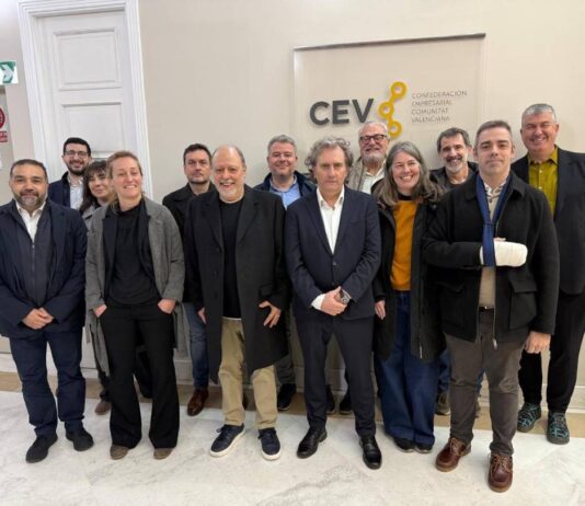 Representantes de 366 medios de proximidad de Comunitat Valenciana, Catalunya, Euskadi, Illes Balears y Galicia se unen para sumar esfuerzos