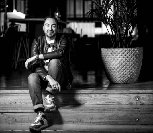 Villena celebra la Semana del Libro con la participación de Nando López