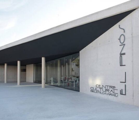 La Biblioteca municipal de El Pinós recibe más de 9.000 visitas en 2025