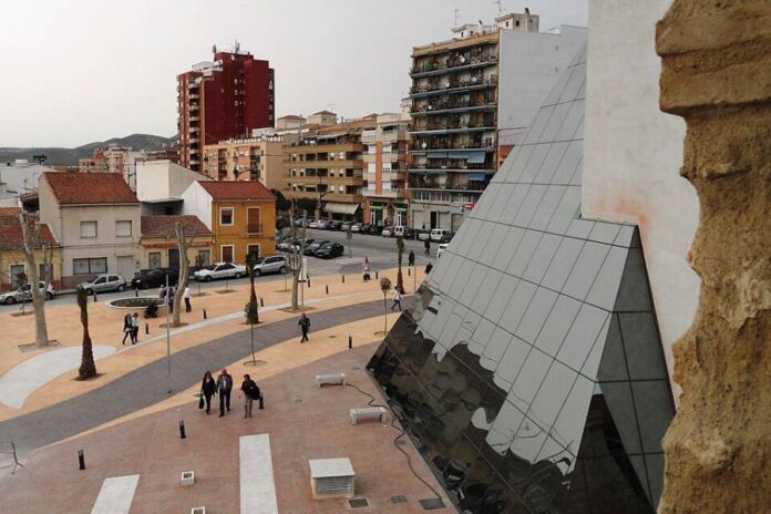 plaza_piramide_villena